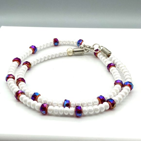 Vintage Shimmering Choker, White Pearlescent Seed Beads with Faceted Red AB - Picture 2 of 4